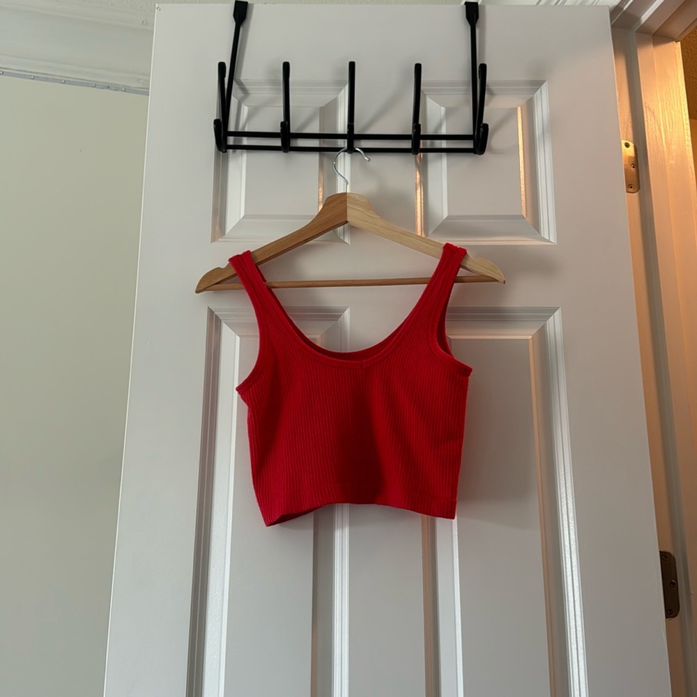 Red cropped tank
